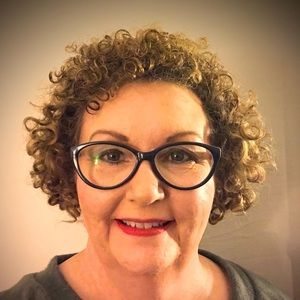 Meet your Posher, Dara